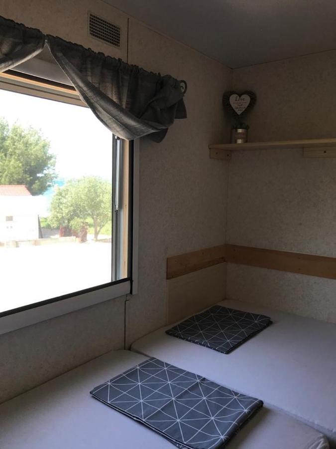 Mobile Home Tomic Тисно Екстериор снимка